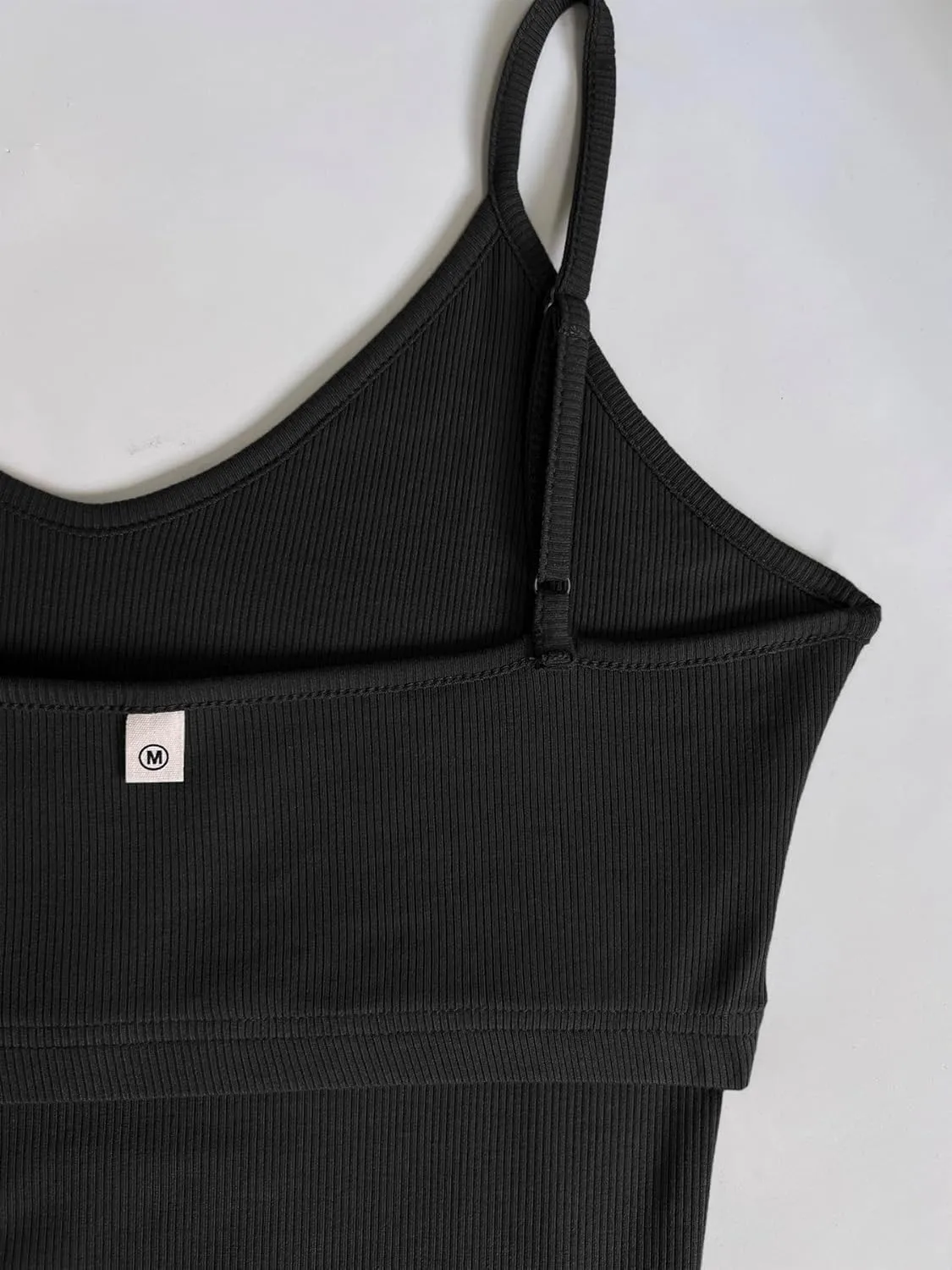iGENJUN Tank Tops for Women 2025 Built in Shelf Bra Spaghetti Strap Summer Camisole U Neck Slim Fit Ribbed Sleeveless