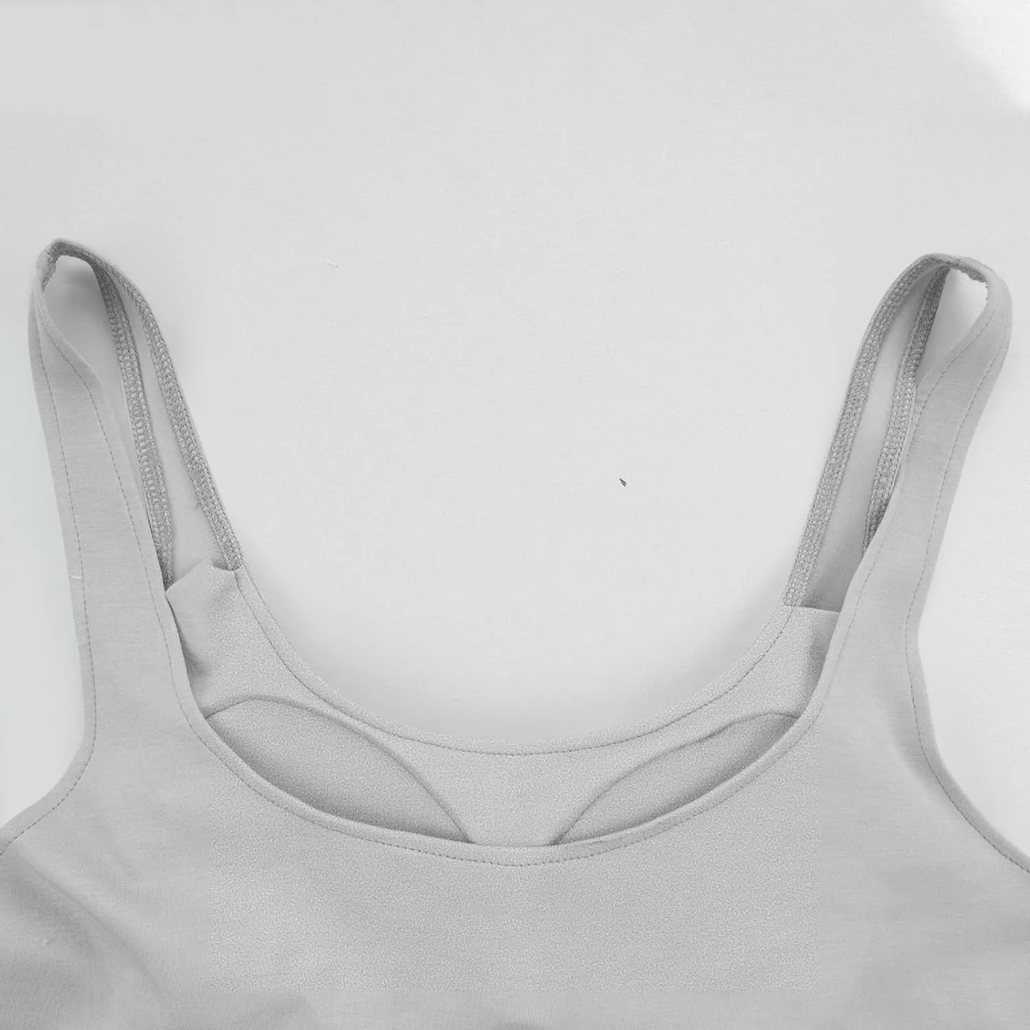 Tank Tops for Women Built in Bra Summer U Neck Sleeveless T-Shirt Summer Lightweight Solid Color Going Out Gym Camis