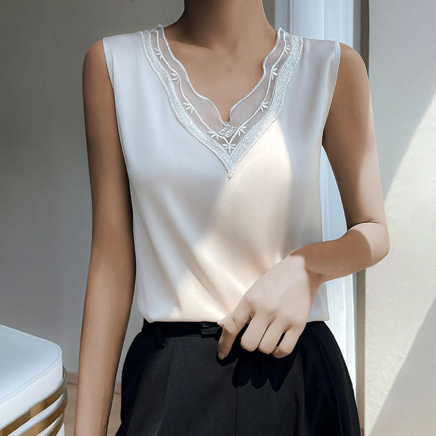 Tank Tops for Women Summer Casual Lace V Neck Solid Color Sexy Sleeveless Shirts Beach Vacation 2025 Tunics Tees