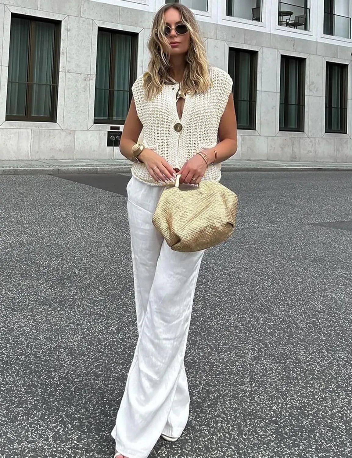 Wyeysyt Sweater Vest Women Sleeveless Crop Knit Cardigan Casual Button Down Cropped Knitted Sweater Vest with Pockets