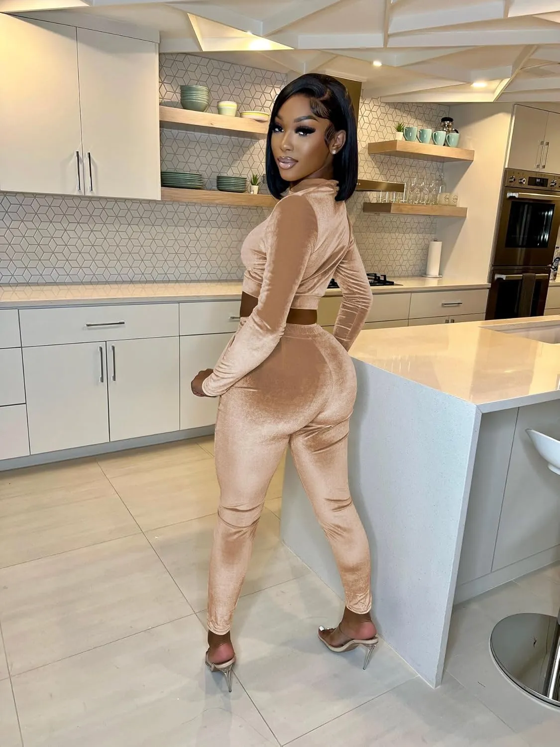 yidengymx Womens 2 Piece Velour Tracksuit Bodycon Zipper-Up Outfits for Women, Long Sleeve Crop Top Pants Jogging Sportswear