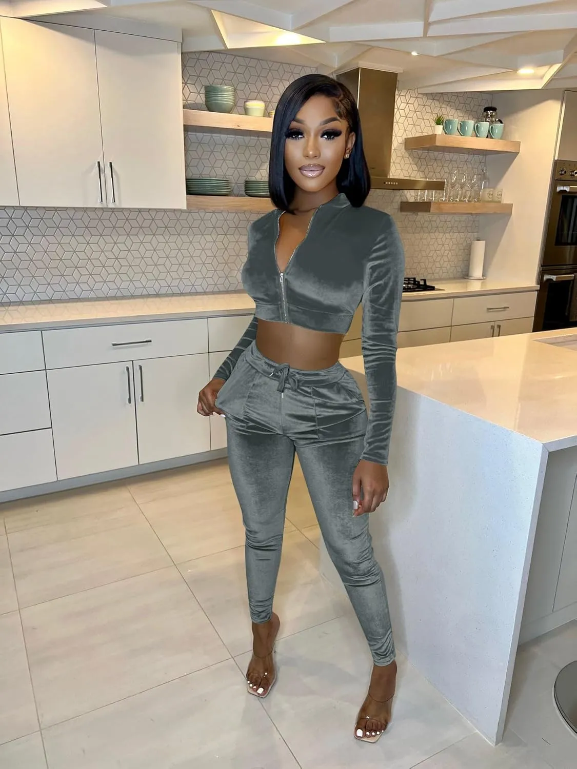 yidengymx Womens 2 Piece Velour Tracksuit Bodycon Zipper-Up Outfits for Women, Long Sleeve Crop Top Pants Jogging Sportswear